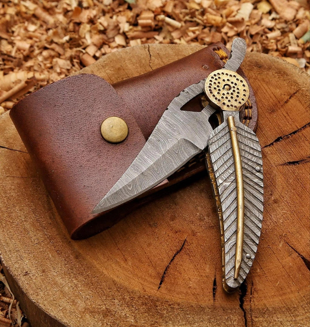 Leaf folding knife