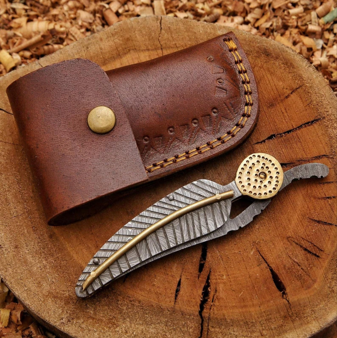 Leaf folding knife
